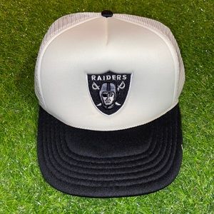 Oakland / Las Vegas Raiders Black And White Hat Cap Mesh Trucker VINTAGE